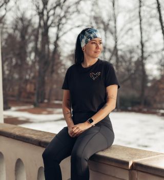 Naše čelenka Zimní les je mezi vámi dost oblíbená. A my se nedivíme! 🌲 Zahřeje a sluší! Co říkáte? 👀 . 📷 Foto, za které...